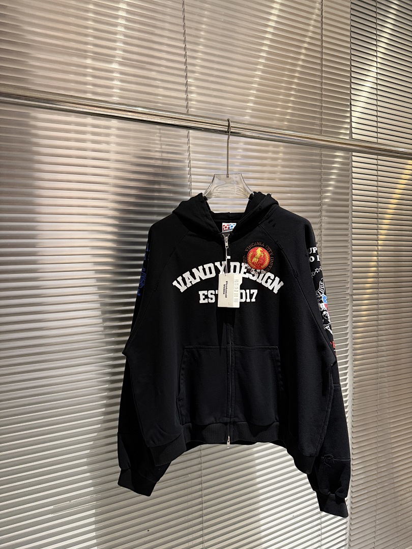 Streetwear Brand Slogans - ファッションブランド 25FW コラボ ジップアップパーカー 馬の紋章 スローガン刺繍